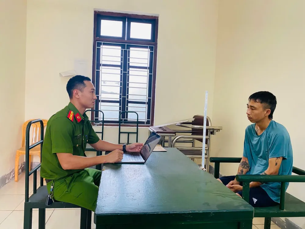Cơ quan điều tra làm việc với Lê Ngọc Thành z6843577509544_4efe9549ceafa83c3f8414e41187f275.jpg