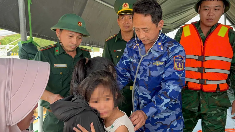 Kiểm tra sức khỏe cho cháu bé z6858852613227_d7e353bad116972a6c69d6c1cdc373ec.jpg