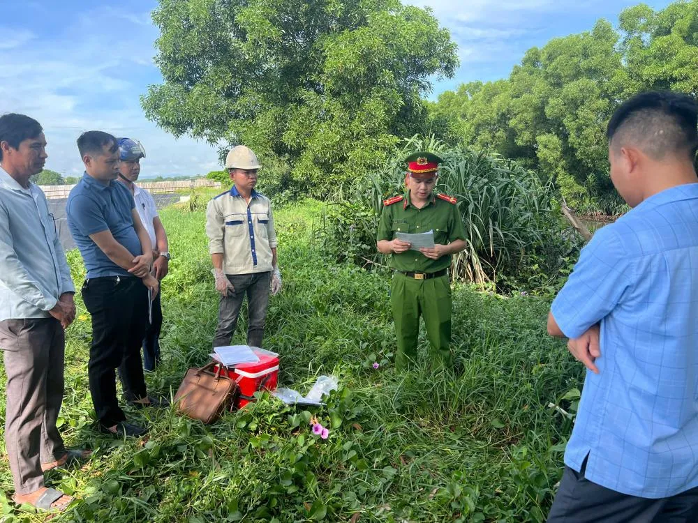 Lực lượng chức năng phát hiện hành vi tương tự tại HTX Cẩm Dương 6895c6fb7ac60.jpg