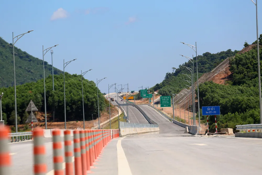 Hình hài tuyến cao tốc Vũng Áng - Bùng 4I7A2931.JPG