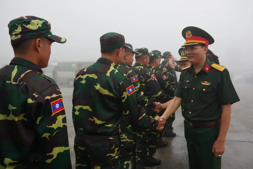 Các cán bộ, chiến sĩ Quân đội Nhân dân Lào có mặt tại Cửa khẩu quốc tế Cầu Treo Ảnh 2.JPG