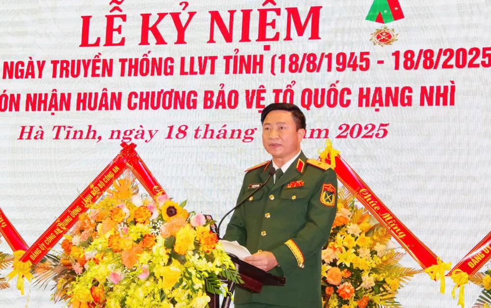 Thiếu tướng Đoàn Xuân Bường, Bí thư Đảng ủy, Chính ủy Quân khu 4 phát biểu tại lễ kỷ niệm z6919314887389_898a30bd82de6e5c1c018b2747cdb48d.jpg