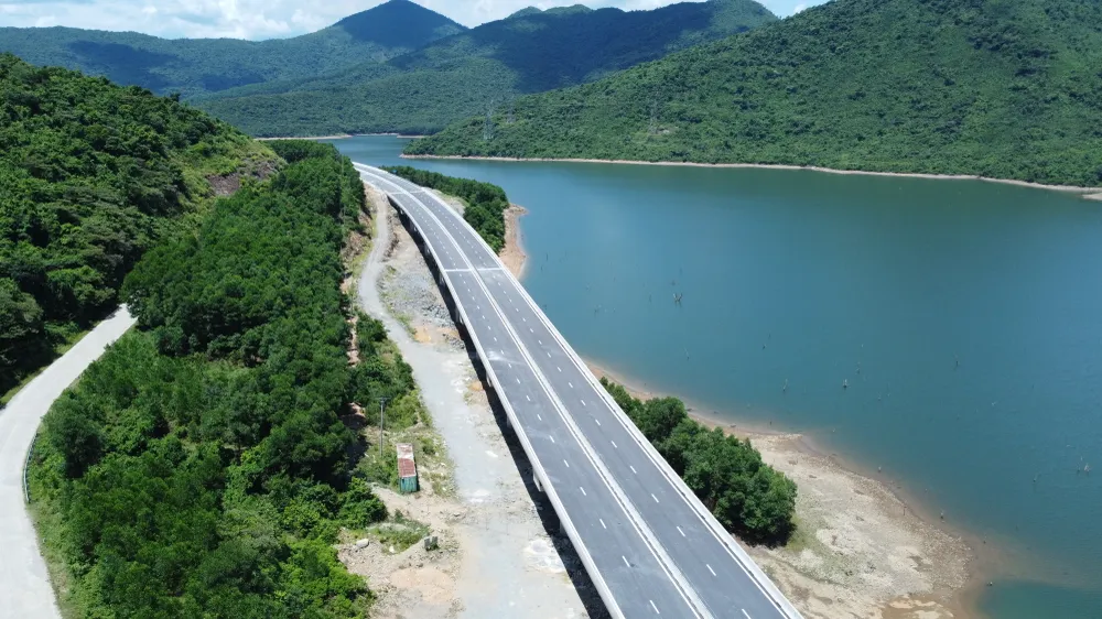 Cao tốc Vũng Áng - Bùng chính thức đưa vào khai thác DJI_0723.JPG