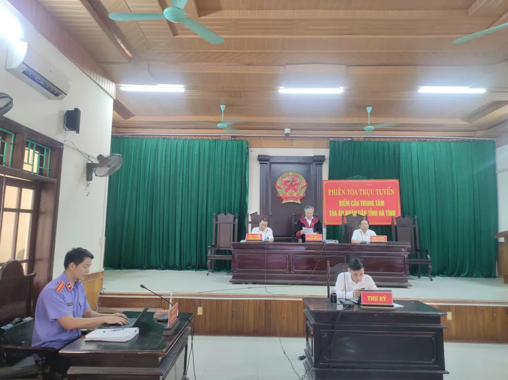 Phiên tòa xét xử trực tuyến z7048135499037_dc594fd8f1844cc9bdc09d448c1539ae.jpg