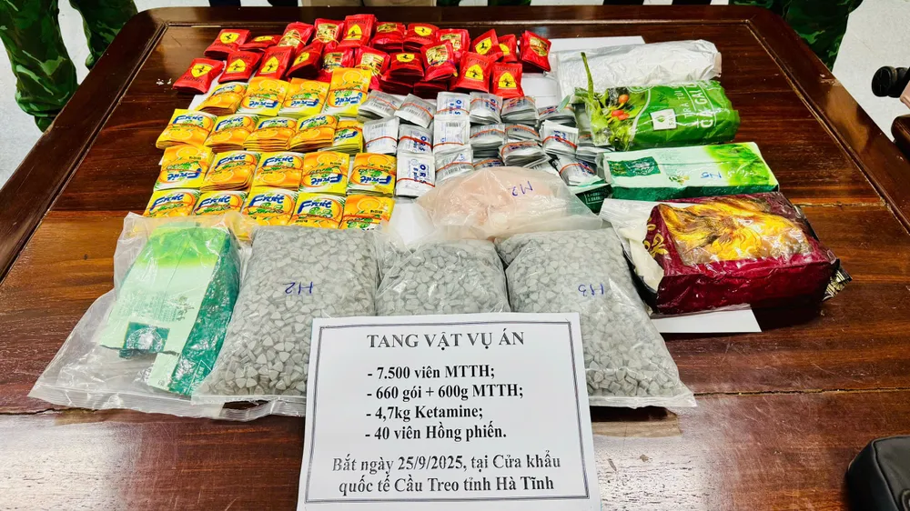Tang vật là 14kg ma túy các loại ảnh 2.jpg