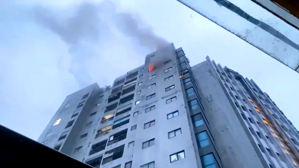 Đám cháy xảy ra tại một căn hộ ở chung cư 