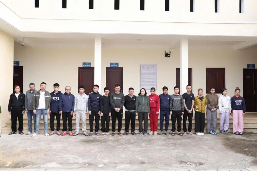 Các đối tượng trong đường dây bị bắt giữ 