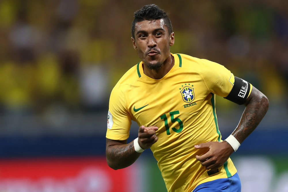 Paulinho vừa ăn mừng bàn thắng mới nhất cùng tuyển Brazil.