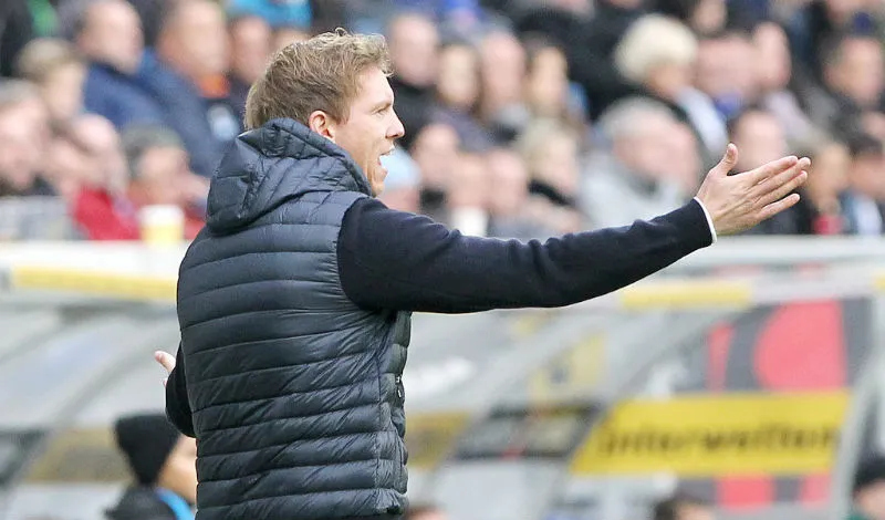 HLV Julian Nagelsmann đã không giữ được bình tĩnh khi Hoffenheim bại trận ngay trên sân nhà trước Gladbach. Ảnh: Getty Images