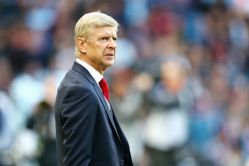 Arsene Wenger liệu sẽ “níu kéo” mùa giải này đến bao lâu? Ảnh: Getty Images