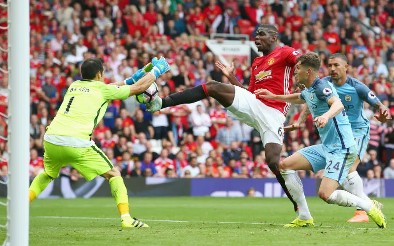 Paul Pogba không thể góp mặt ở trận derby Manchester vào cuối tuần này. Ảnh: Getty Images