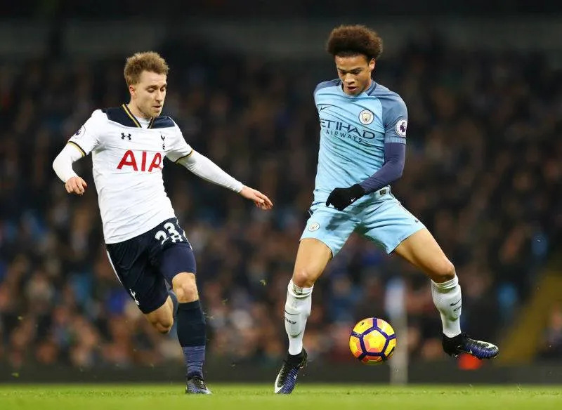 Tottenham (trái) liệu có thể là đội đầu tiên trong tốp 6 giành được trước Man.City? Ảnh: Getty Images