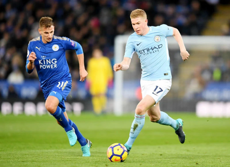 Kevin De Bruyne (phải) đã sẵn sàng cam kết tương lai với Man.City. Ảnh: Getty Images