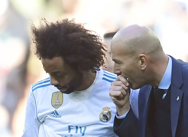 Marcelo (trái) nguyện bảo vệ Zidane cho đến chết. Ảnh Getty Images.