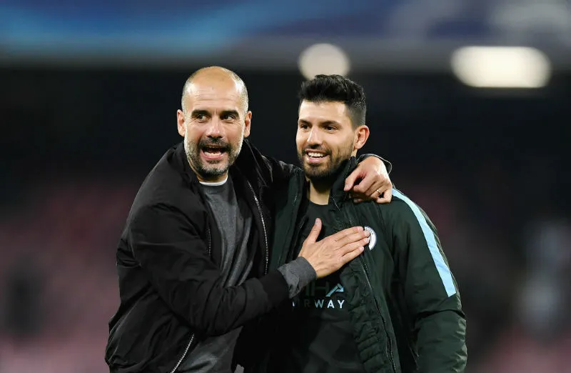 HLV Pep Guardiola (trái) đã không còn “vồn vã” với Sergio Aguero như trước. Ảnh: Getty Images
