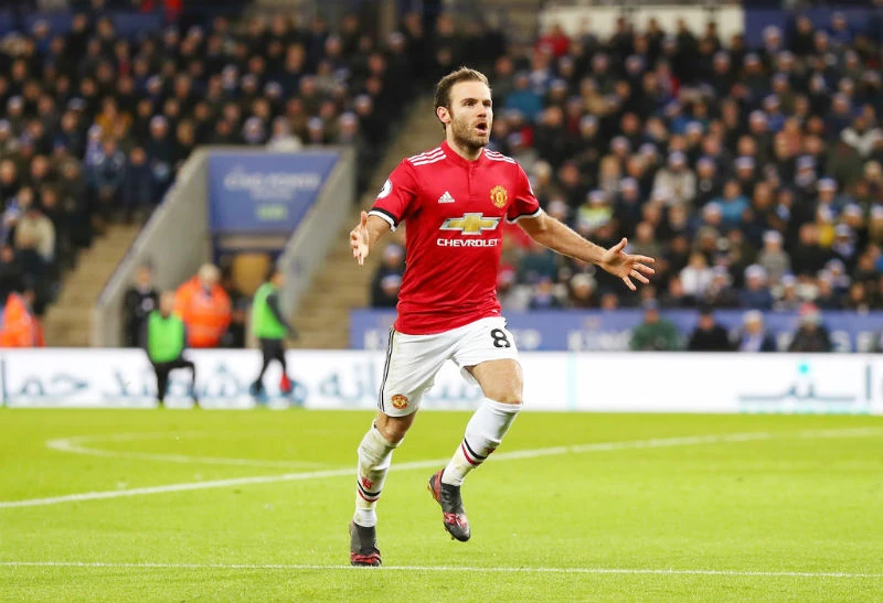 Đá chính 3 trận liên tiếp, kinh nghiệm của Juan Mata dường như đang được trọng dụng. Ảnh: Getty Images 