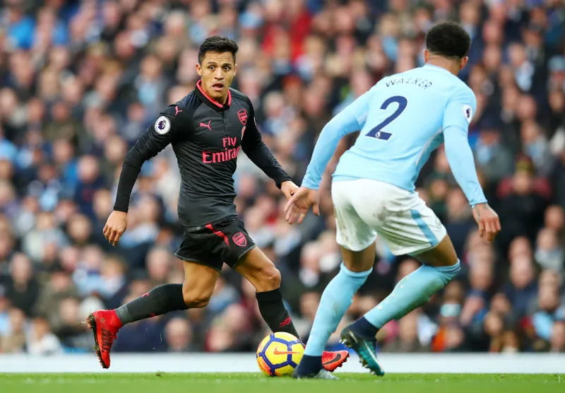 Alexis Sanchez sẽ sớm không còn là mối đe dọa của hàng phòng ngự Man.City? Ảnh: Getty Images