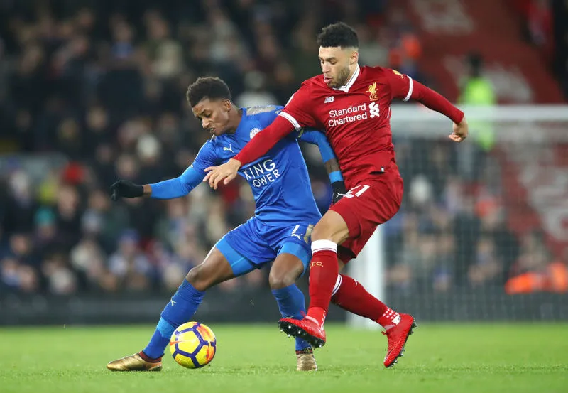 Alex Oxlade-Chamberlain (phải) hy vọng sẽ lấp đầy khoảng trống Philippe Coutinho để lại. Ảnh: Getty Images