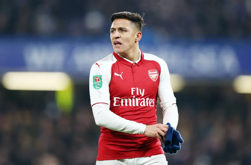 Alexis Sanchez vì tiền quyết rời Arsenal, và giờ trì hoãn ký với Man.United để nhằm “tận thu”. Ảnh: Getty Images