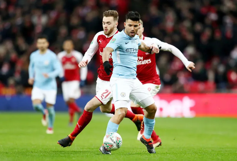 Sergio Aguero (phải, Man.City) đã sẵn sàng tái đấu Arsenal. Ảnh: Getty Images