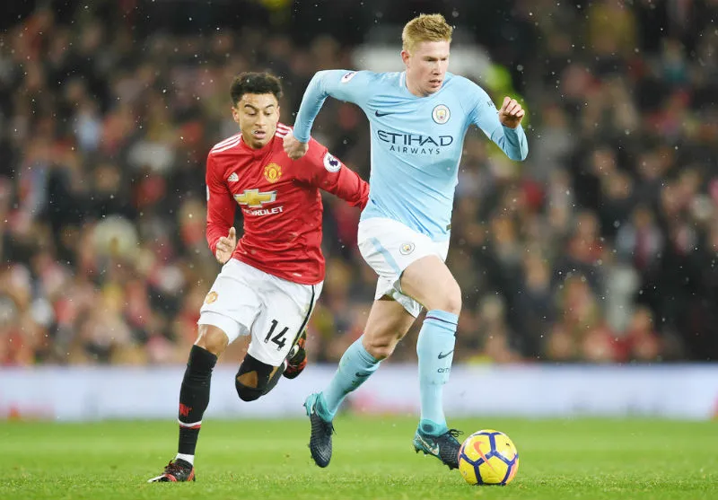 Kevin De Bruyne (phải) hy vọng tái đấu Man.United ở Etihad cũng sẽ là thời khắc đăng quang. Ảnh: Getty Images