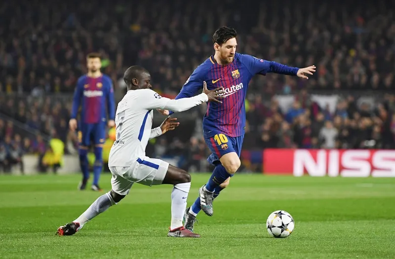 Messi (đỏ xanh) lập cú đúp giúp Barca vào tứ kết.Ảnh: Getty Images