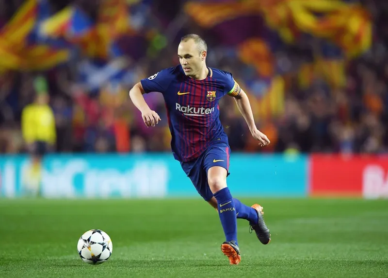 Iniesta đang cân nhắc để ra đi. Ảnh: Getty Images