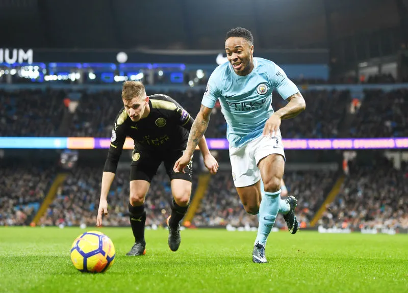 Nỗ lực của Raheem Sterling (phải) trong một trận đấu của Man.City. Ảnh: Getty Images