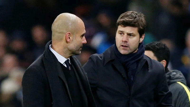 HLV Mauricio Pochettino (phải) gửi chúc mừng chiến thắng đến đồng nghiệp Pep Guardiola. Ảnh: Getty Images 