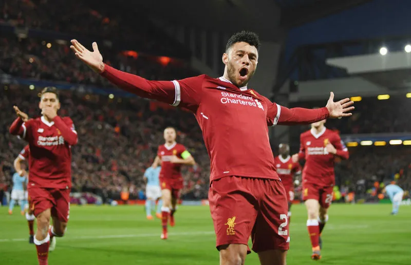 Alex Oxlade-Chamberlain chịu cú sốc khi đang đạt phong độ đỉnh cao. Ảnh: Getty Images