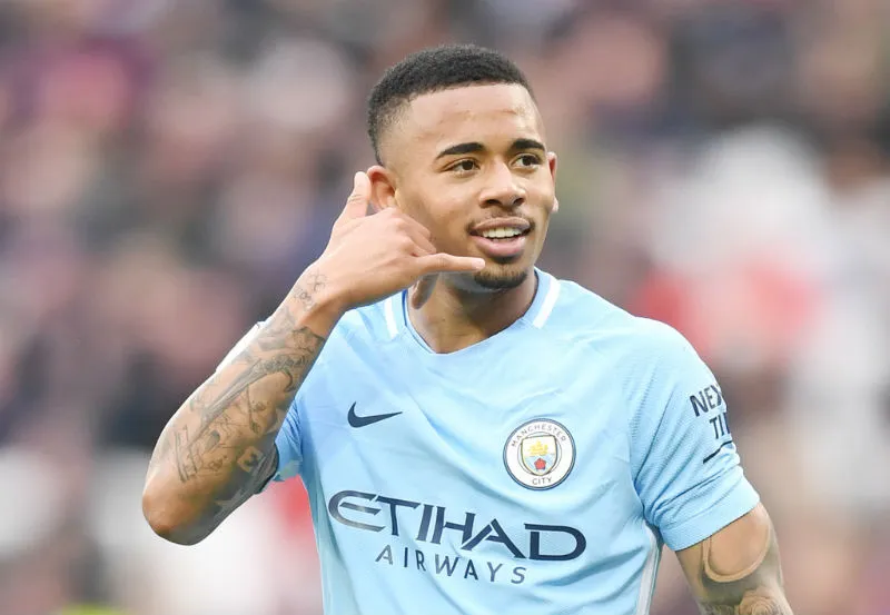 Gabriel Jesus và động tác ăn mừng bàn thắng quen thuộc. Ảnh: Getty Images
