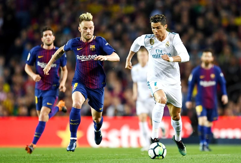 Ronaldo gặp chấn thương mắt cá. Ảnh: Getty Images