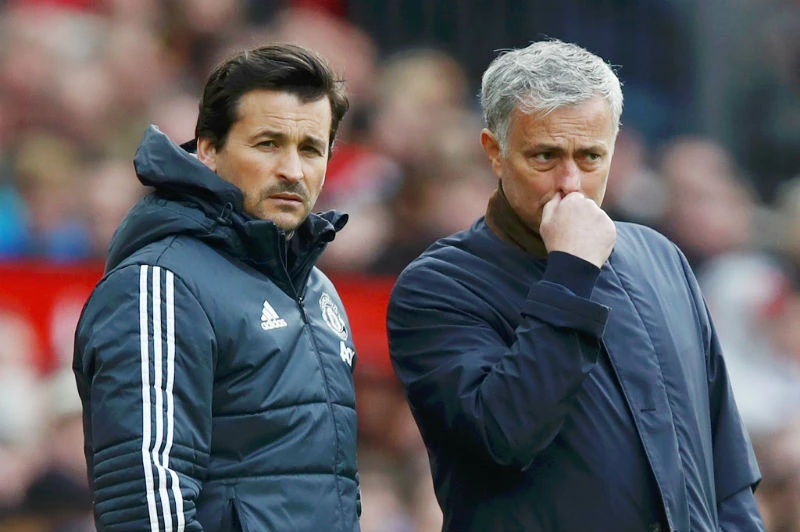 Mất “cánh tay phải” Rui Faria (trái), HLV Jose Mourinho sẽ khó khăn hơn ở mùa tới. Ảnh: Getty Images 