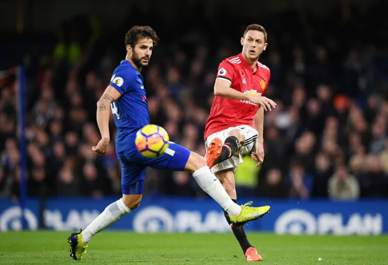Ngoài Jose Mourinho, thứ bảy này Cesc Fabregas (trái) cũng đối đầu đồng đội cũ Nemanja Matic. Ảnh: Getty Images