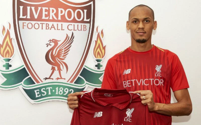 Liverpool đã “phát pháo lệnh” bằng thương vụ Fabinho. 