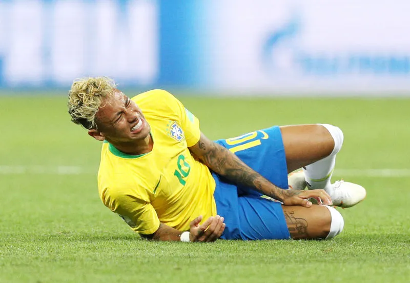 Nếu Neymar không thay đổi cách chơi, hình ảnh này sẽ tiếp tục được nhìn thấy. Ảnh: Getty Images