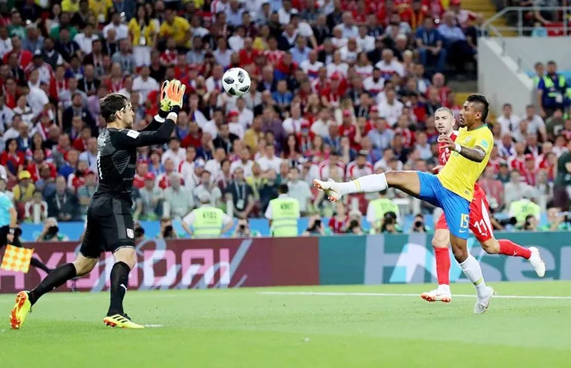 Paulinho ghi bàn mở tỉ số. Ảnh FIFA