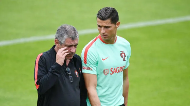 HLV Bồ Đào Nha chỉ ra lý do Ronaldo nên tiếp tục ảnh 1 HLV Bồ Đào Nha chỉ ra lý do Ronaldo nên tiếp tục ảnh 1