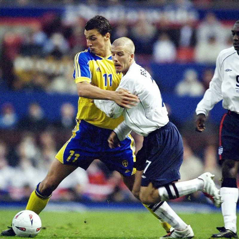 Ibrahimovic thách thức Beckham trước thềm đại chiến Anh – Thụy Điển. Ảnh: Twitter