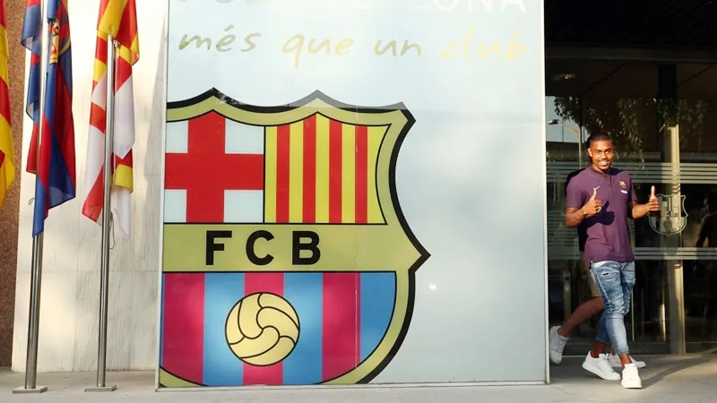 Malcom ra mắt Barca. Ảnh: AS.
