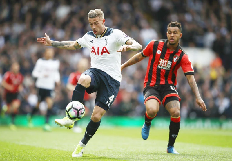 Toby Alderweireld (trái) từ lâu đã xác định muốn rời Tottenham. Ảnh: Getty Images