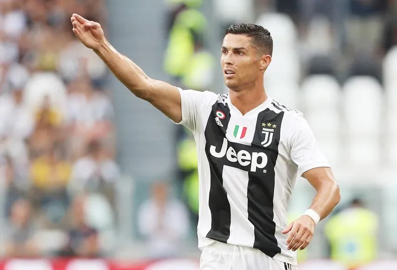 Sự khác biệt giữa 2 trận đấu của Ronaldo và Messi như thế nào? ảnh 1