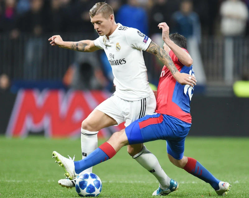 Real Madrid (trái) tiếp tục gây thất vọng tại CSKA Moscow. Ảnh: Getty Images 