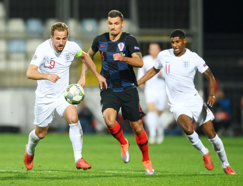 Harry Kane (trái) và tuyển Anh đã không có chiến thắng dù chơi lấn lướt. Ảnh: Getty Images 