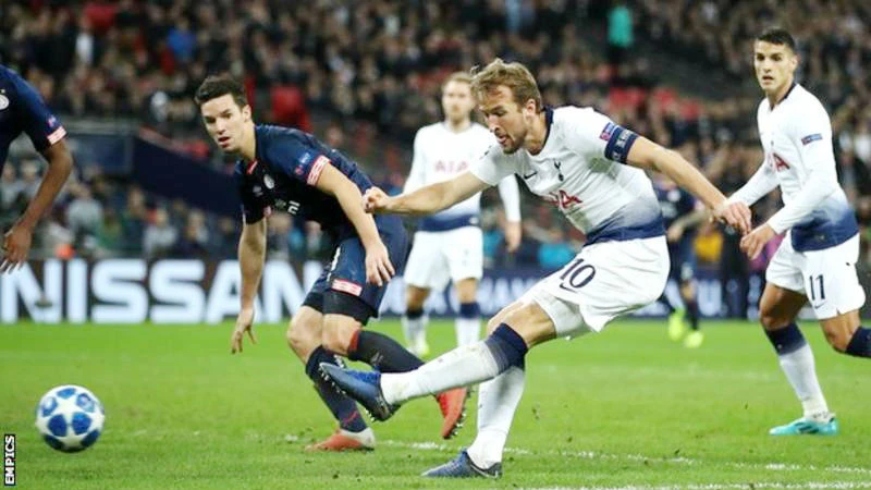 Harry Kane trong tình huống ghi bàn gỡ hòa. Ảnh: Getty Images 