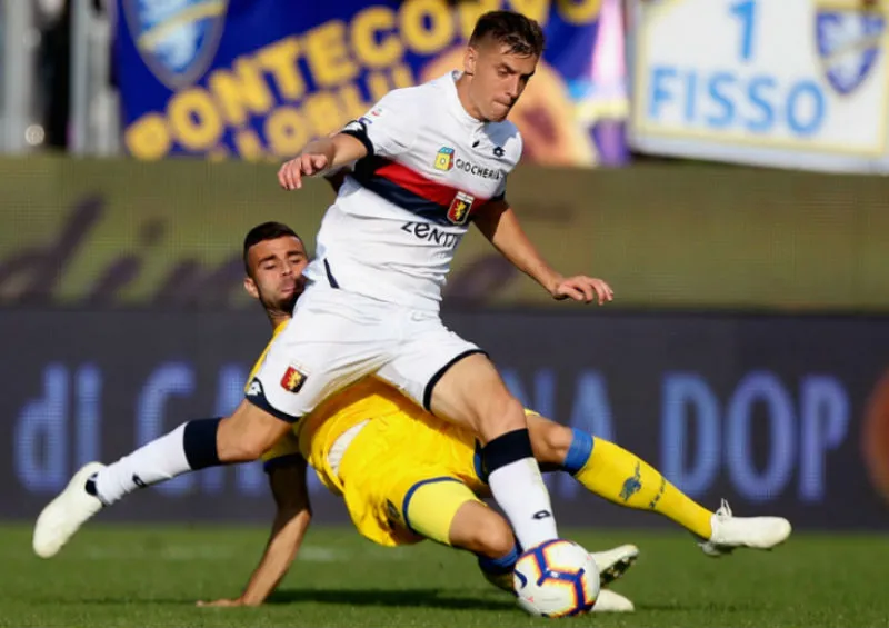 Khá bất ngờ khi một Krzysztof Piatek khiêm tốn lại lọt vào mắt xanh của Barca. Ảnh: Getty Images