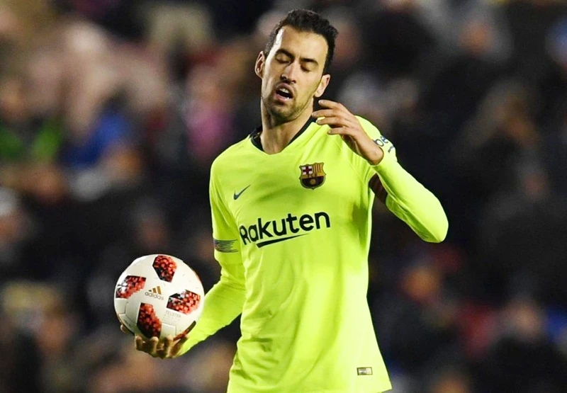 Sergio Busquets là chủ nhân của một trong những màn ăn vạ thô thiển nhất. Ảnh: Getty Images 