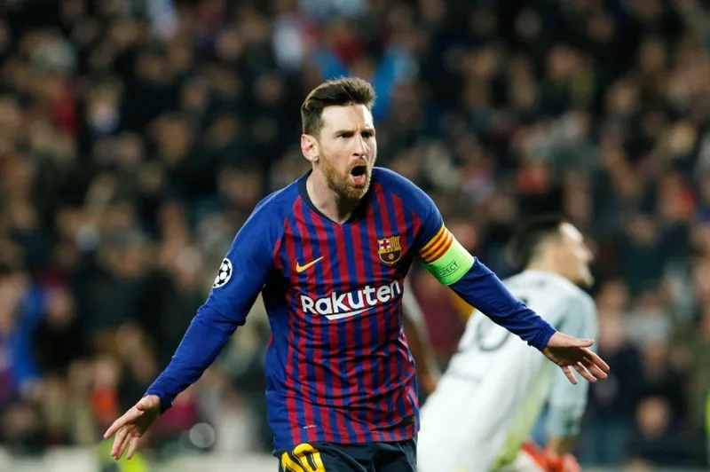 Liverpool quật ngã Hùm xám, Messi đè bẹp Lyon ảnh 1