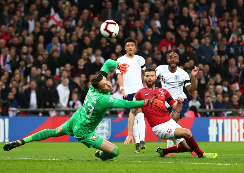 Raheem Sterling tỏa sáng với cú hat-trick đầu tiên trong sự nghiệp tuyển Anh. Ảnh: Getty Images 
