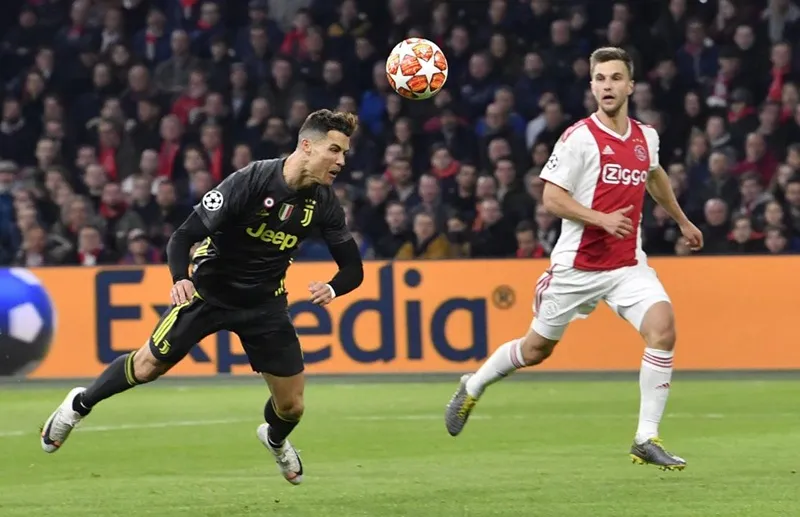 Cristiano Ronaldo và pha đánh đầu ghi bàn mở tỷ số. Ảnh: Getty Images